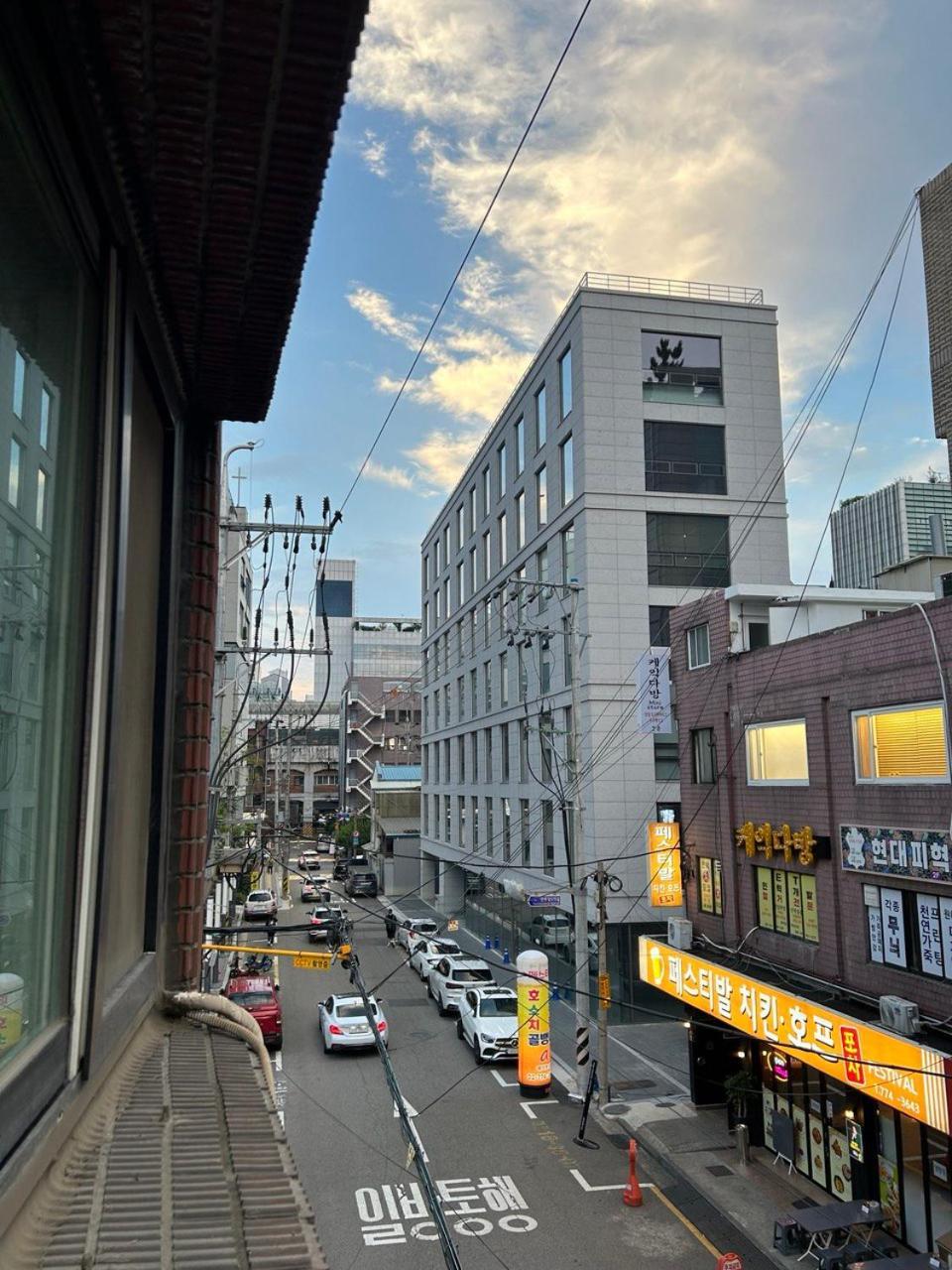 Popular, Lion's Nest, Seongsu-station 2mins Villa